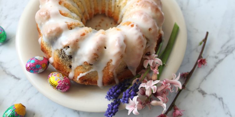 Jakie ciasto na Wielkanoc przygotować, gdy brakuje czasu? - Wiadomości ciasto wielkanocne